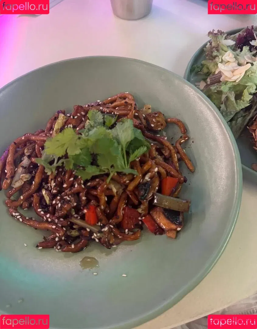 YourSmallDoll / yourteeendoll Onlyfans Photo Gallery 