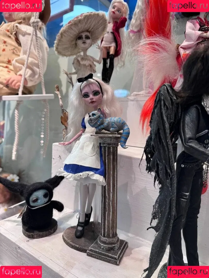 YourSmallDoll / yourteeendoll Onlyfans Photo Gallery 