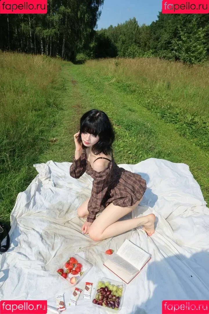 YourSmallDoll / yourteeendoll Onlyfans Photo Gallery 