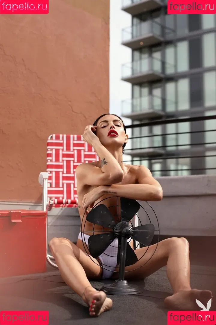 Teela LaRoux / laroux_teela / teelalaroux Onlyfans Photo Gallery 