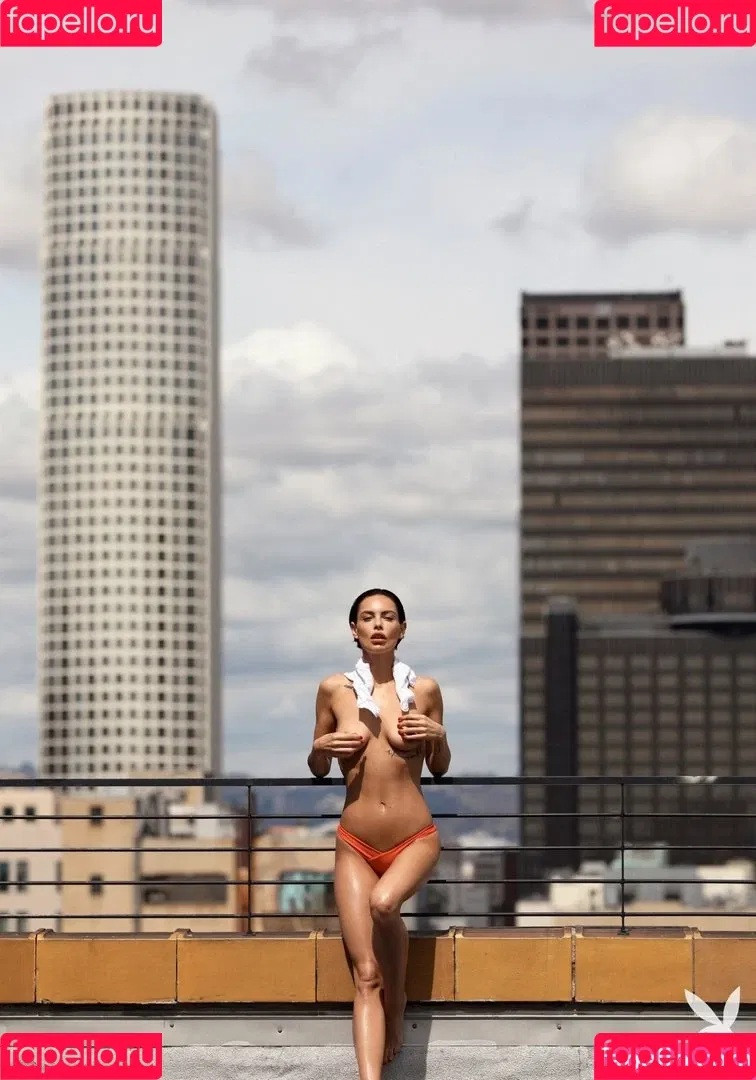 Teela LaRoux / laroux_teela / teelalaroux Onlyfans Photo Gallery 