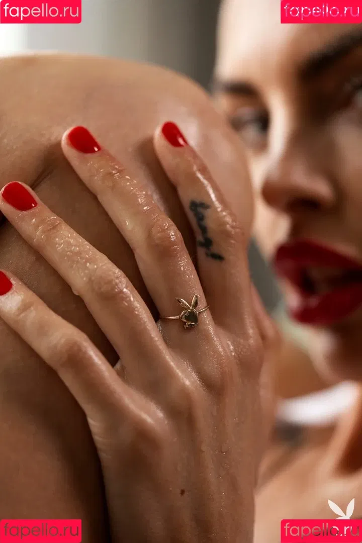 Teela LaRoux / laroux_teela / teelalaroux Onlyfans Photo Gallery 