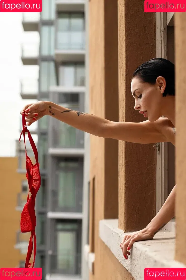 Teela LaRoux / laroux_teela / teelalaroux Onlyfans Photo Gallery 