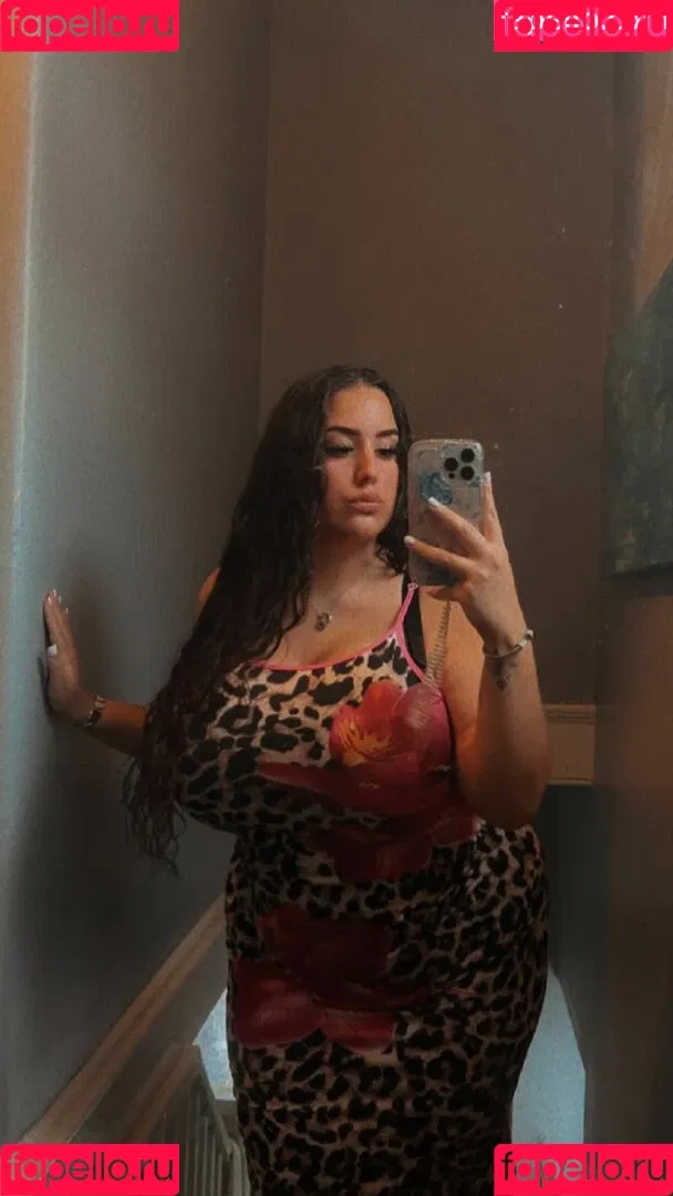 Busty Turkish / Pettiana | Cypriotmami / cypriotmami Onlyfans Photo Gallery 