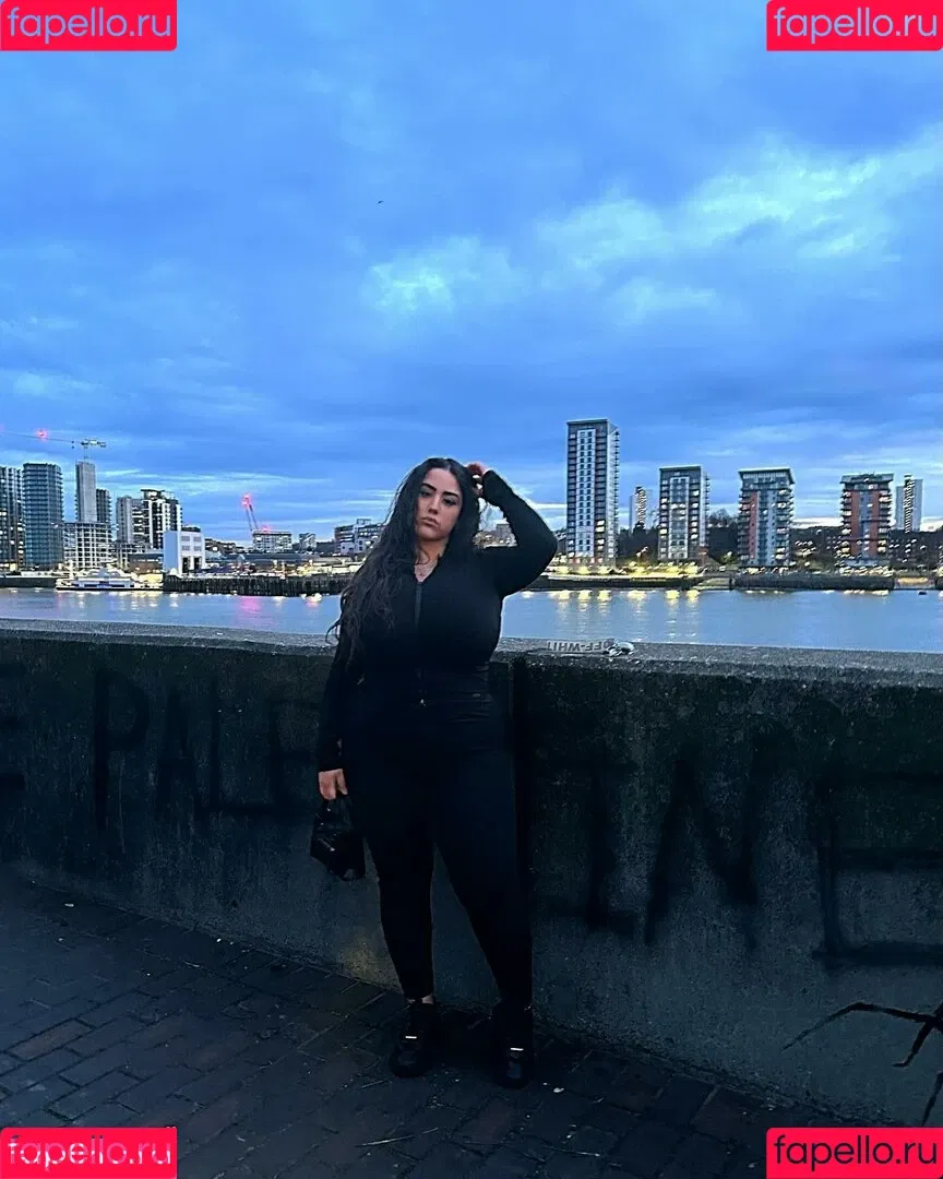 Busty Turkish / Pettiana | Cypriotmami / cypriotmami Onlyfans Photo Gallery 