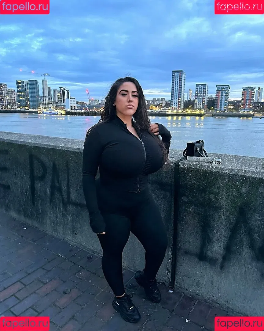 Busty Turkish / Pettiana | Cypriotmami / cypriotmami Onlyfans Photo Gallery 