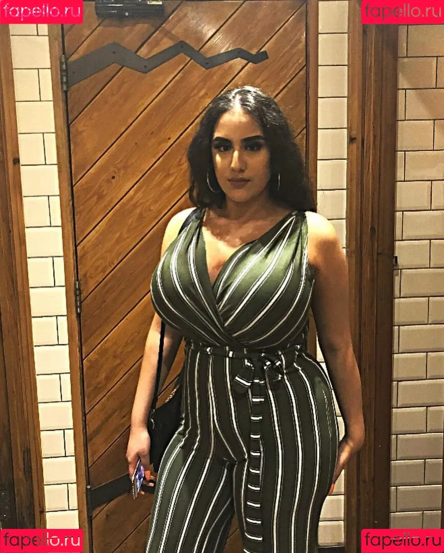 Busty Turkish / Pettiana | Cypriotmami / cypriotmami Onlyfans Photo Gallery 