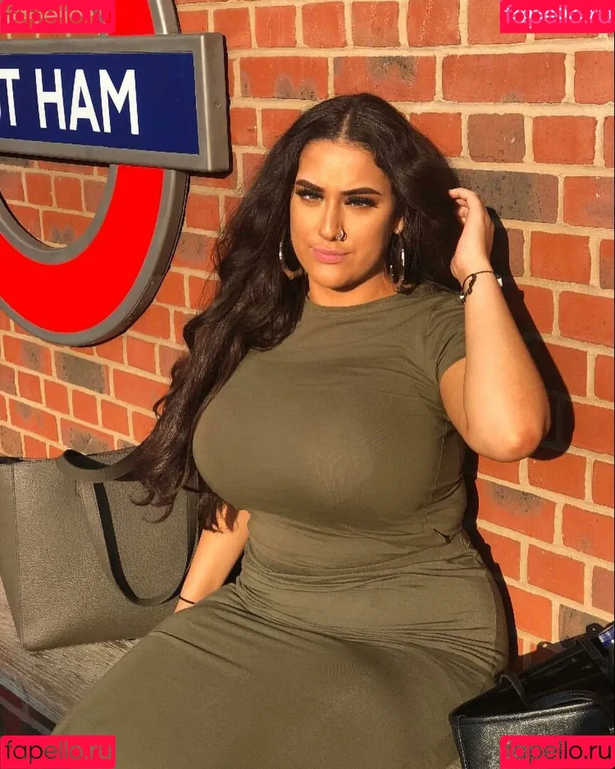 Busty Turkish / Pettiana | Cypriotmami / cypriotmami Onlyfans Photo Gallery 