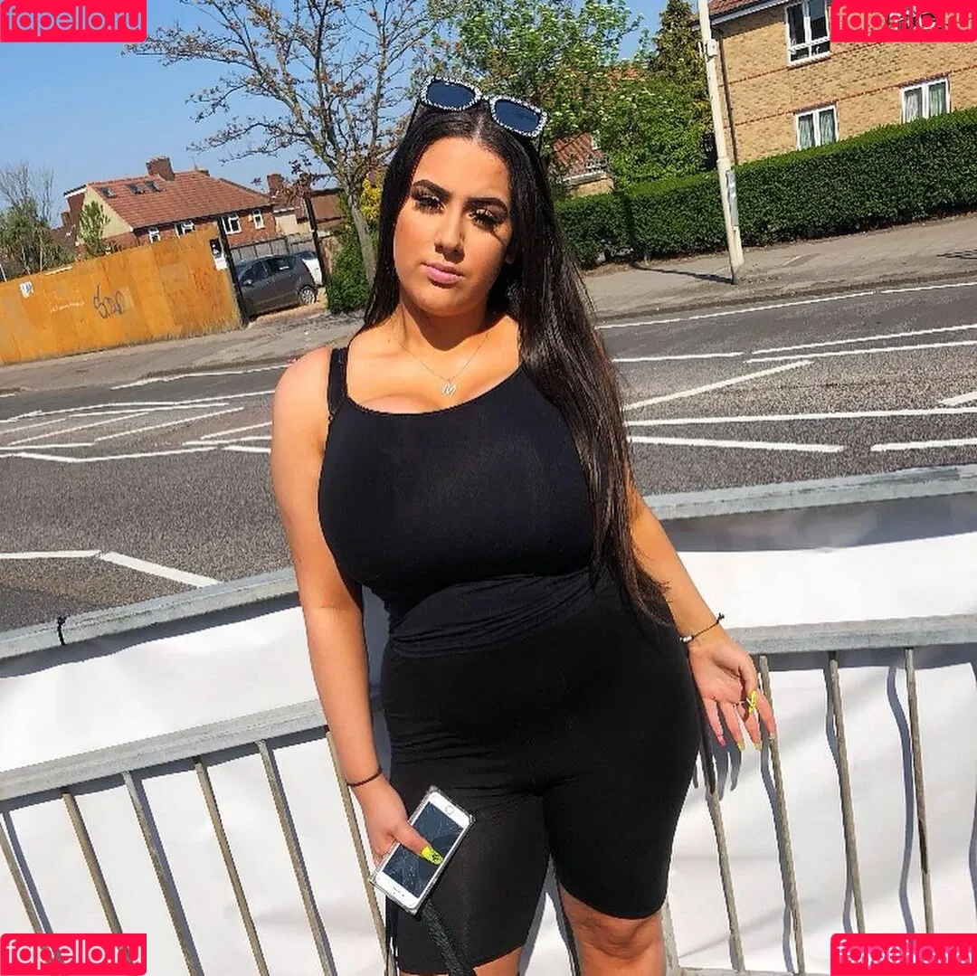 Busty Turkish / Pettiana | Cypriotmami / cypriotmami Onlyfans Photo Gallery 