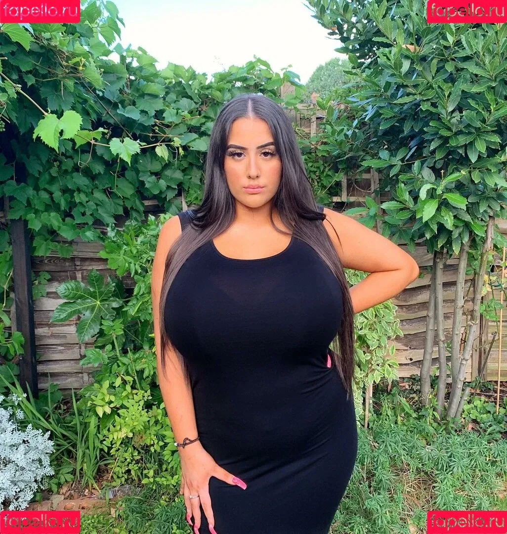 Busty Turkish / Pettiana | Cypriotmami / cypriotmami Onlyfans Photo Gallery 