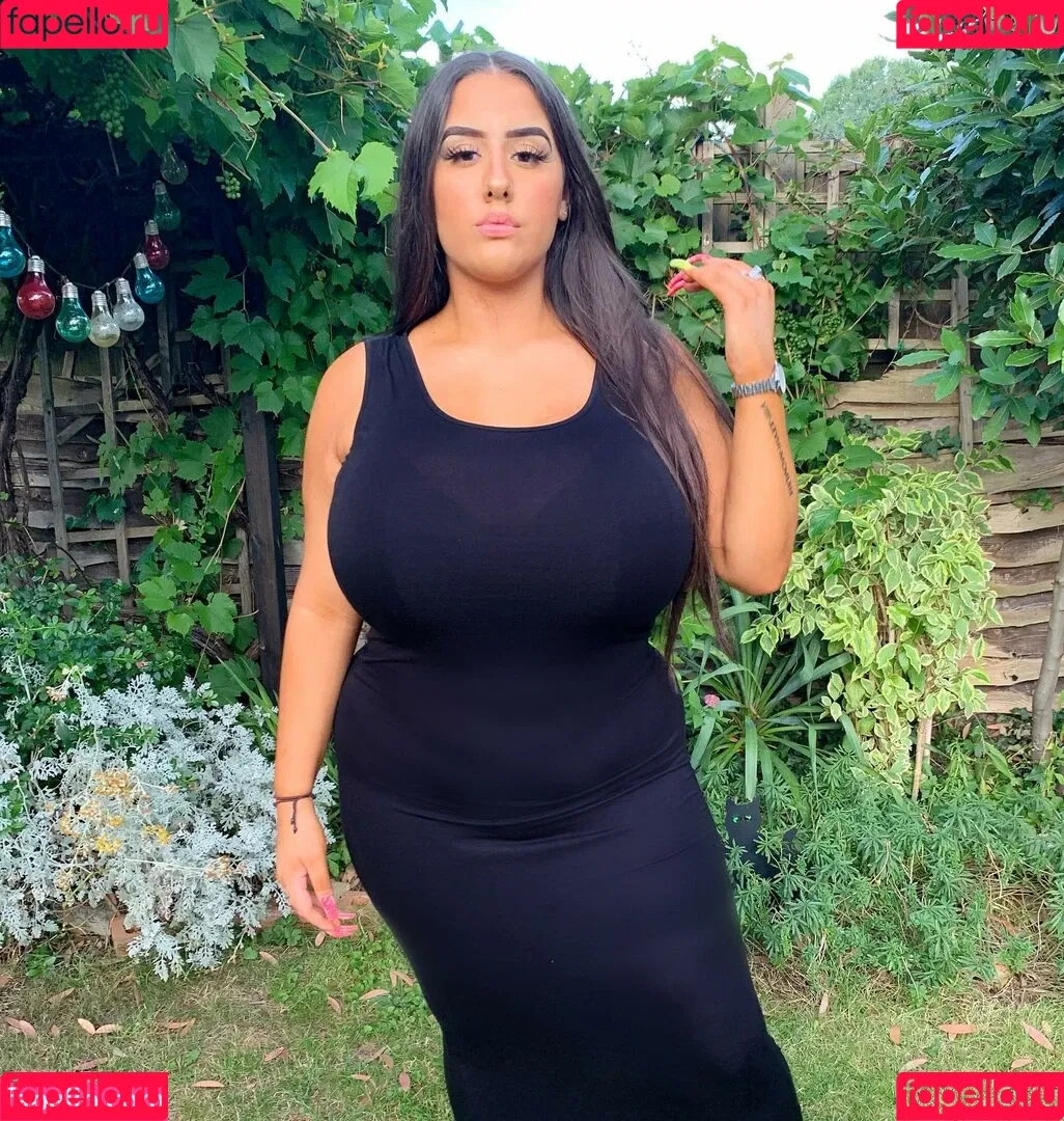 Busty Turkish / Pettiana | Cypriotmami / cypriotmami Onlyfans Photo Gallery 