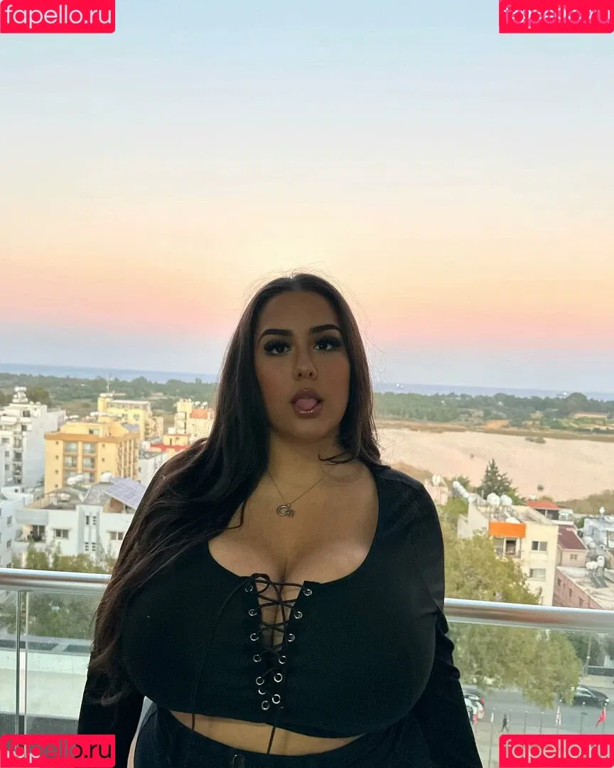 Busty Turkish / Pettiana | Cypriotmami / cypriotmami Onlyfans Photo Gallery 