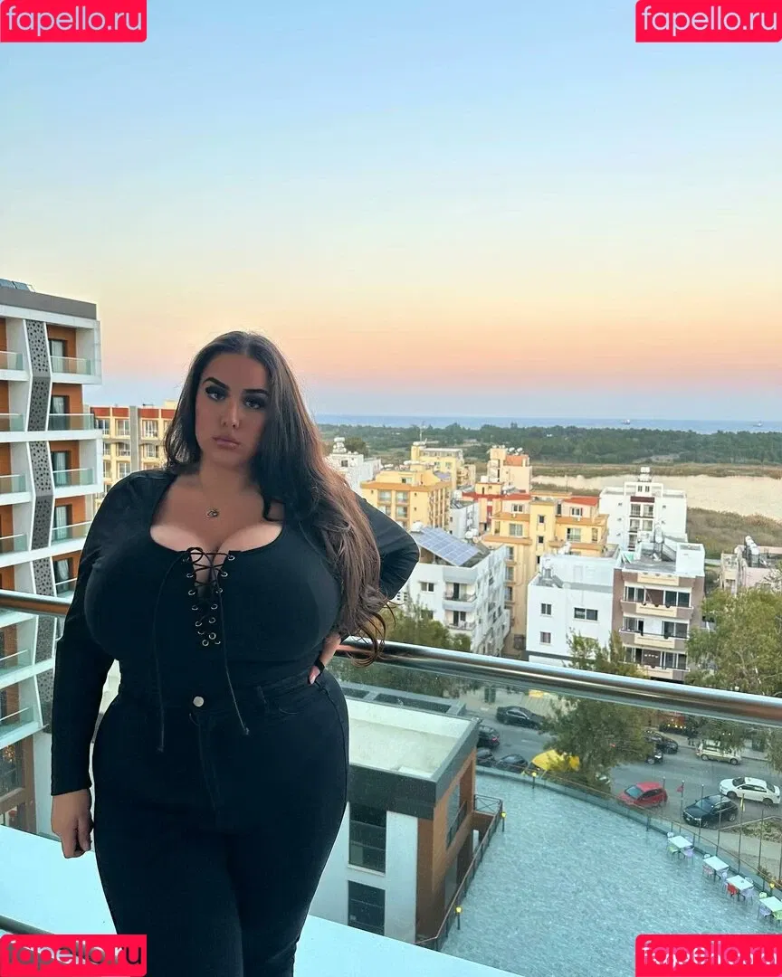 Busty Turkish / Pettiana | Cypriotmami / cypriotmami Onlyfans Photo Gallery 