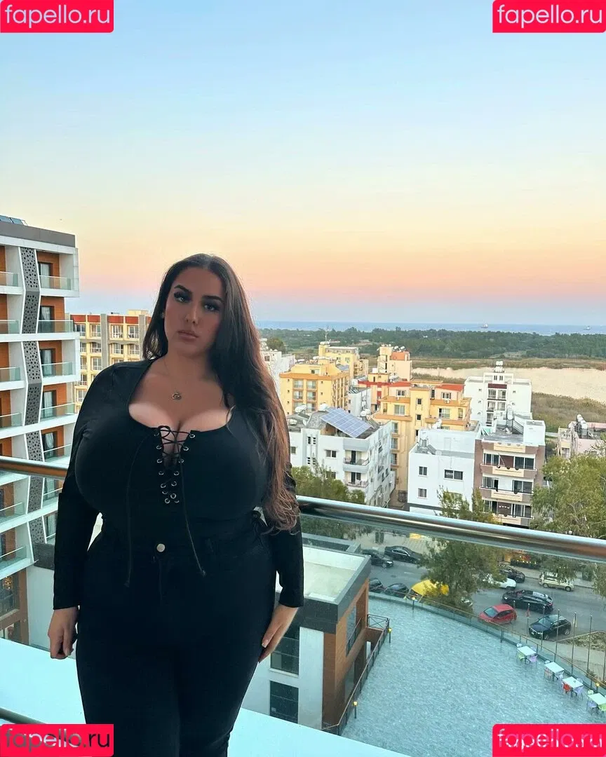 Busty Turkish / Pettiana | Cypriotmami / cypriotmami Onlyfans Photo Gallery 