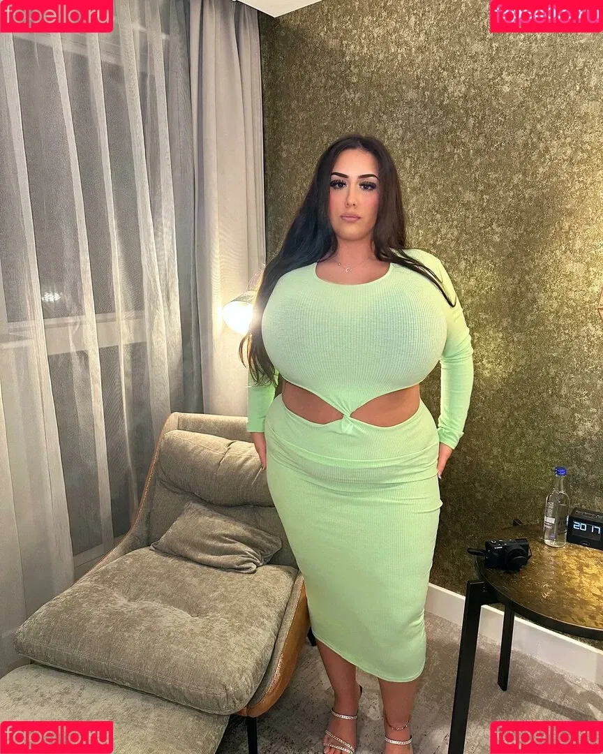 Busty Turkish / Pettiana | Cypriotmami / cypriotmami Onlyfans Photo Gallery 