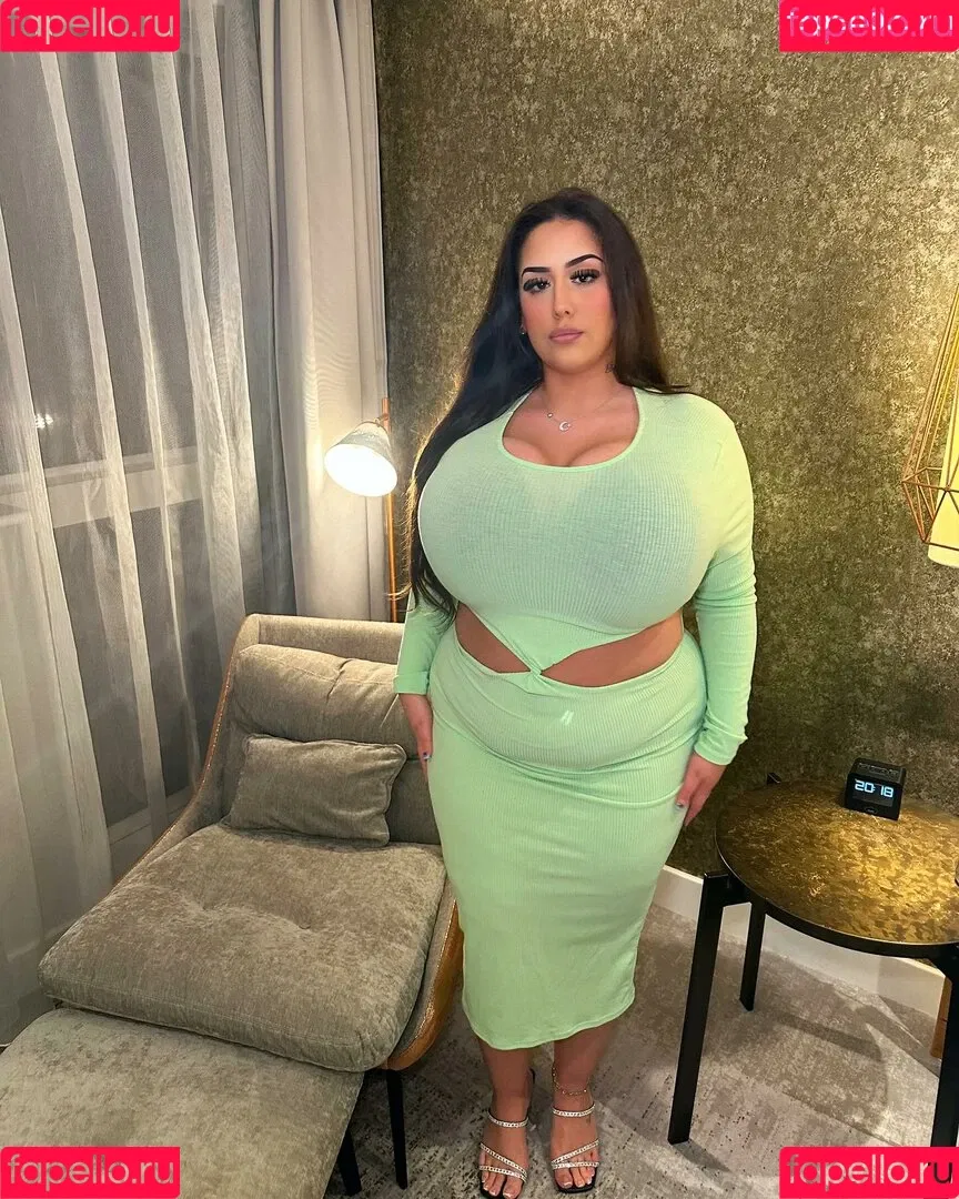 Busty Turkish / Pettiana | Cypriotmami / cypriotmami Onlyfans Photo Gallery 