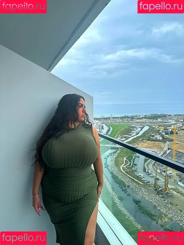 Busty Turkish / Pettiana | Cypriotmami / cypriotmami Onlyfans Photo Gallery 