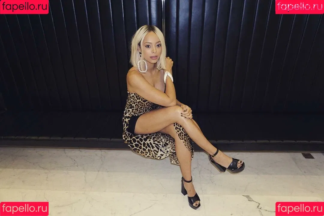 Amber Stevens West / amberonistevenswest / amberstevens Onlyfans Photo Gallery 