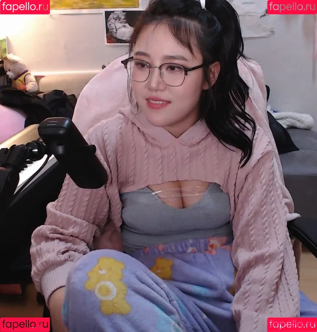 YuggieTV / Yuggie_TV Onlyfans Photo Gallery 