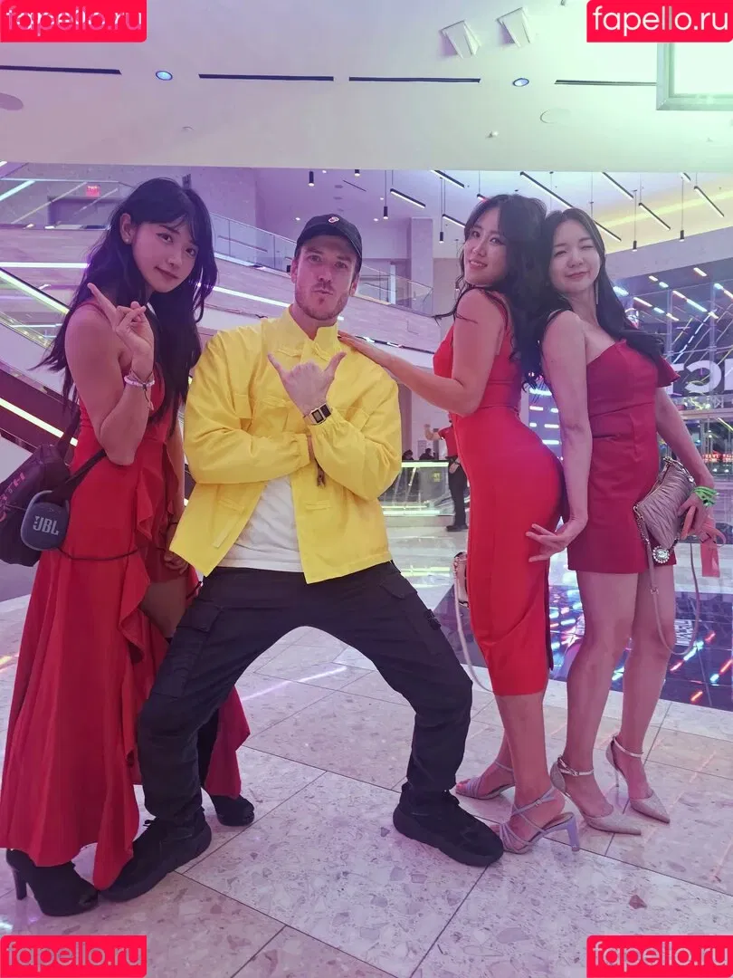 YuggieTV / Yuggie_TV Onlyfans Photo Gallery 