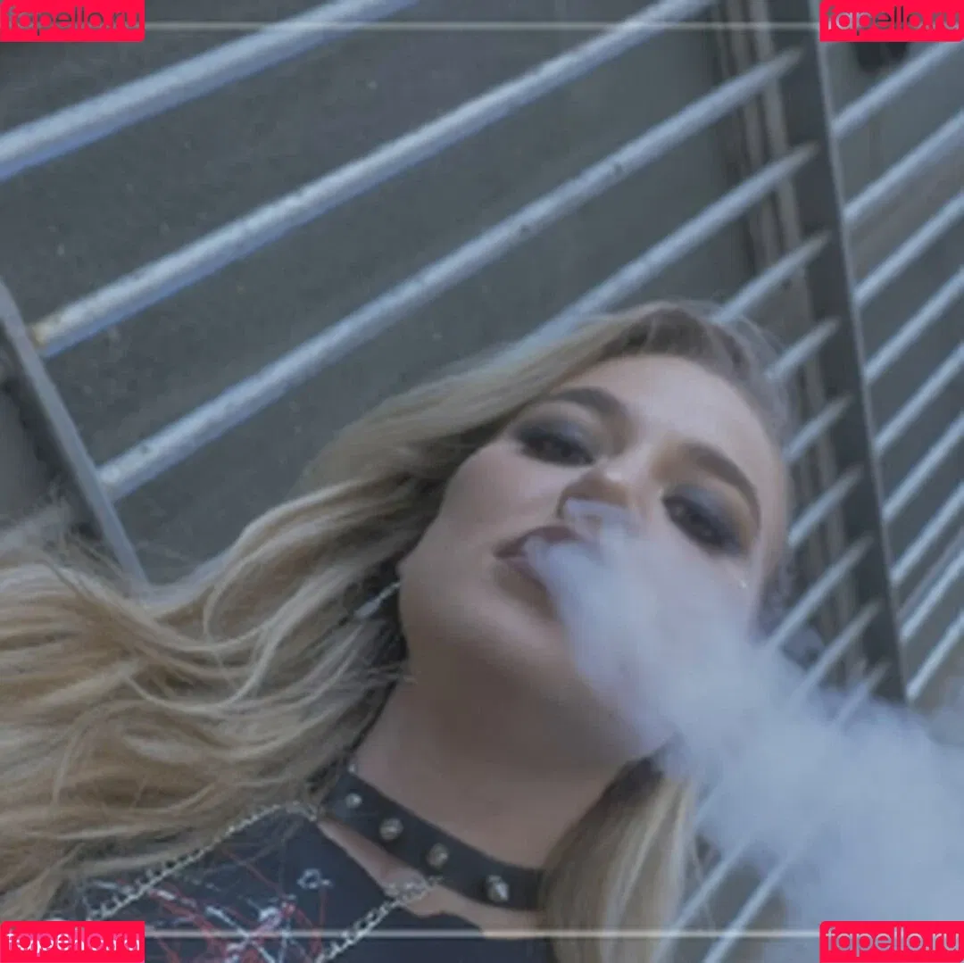 Angel Youngs / angelyoungs83 / angelyoungsxxx Onlyfans Photo Gallery 