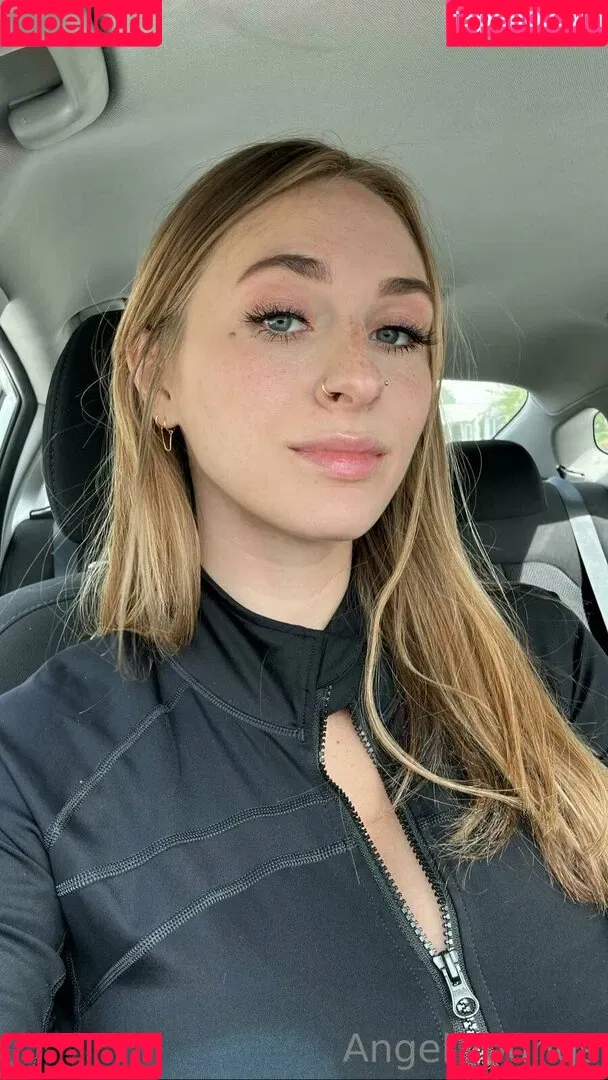 Angel Youngs / angelyoungs83 / angelyoungsxxx Onlyfans Photo Gallery 