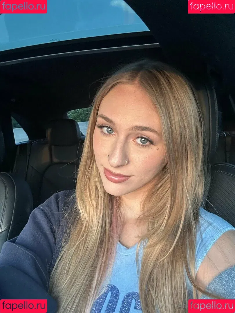 Angel Youngs / angelyoungs83 / angelyoungsxxx Onlyfans Photo Gallery 