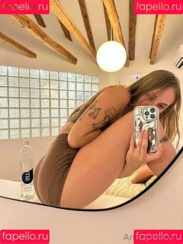 Angel Youngs / angelyoungs83 / angelyoungsxxx Onlyfans Photo Gallery 