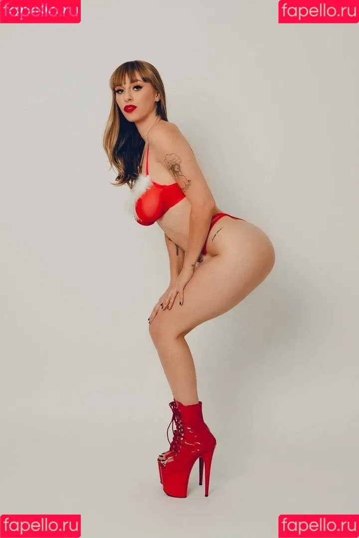 Angel Youngs / angelyoungs83 / angelyoungsxxx Onlyfans Photo Gallery 