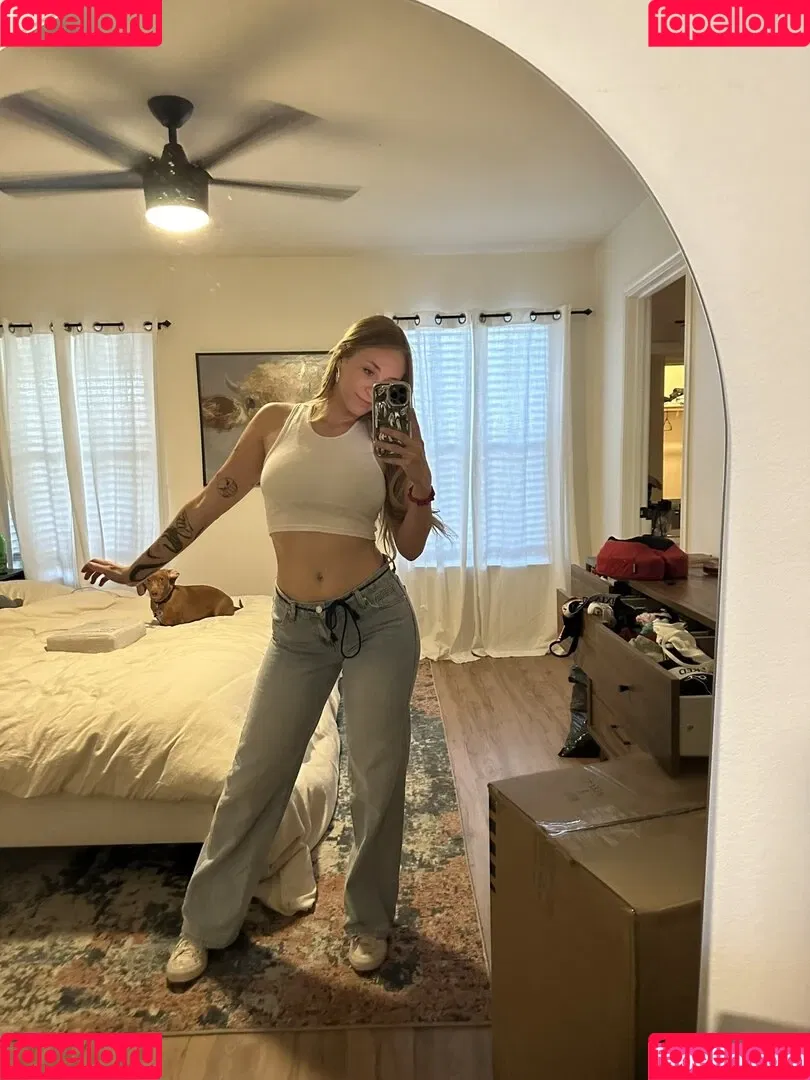 Angel Youngs / angelyoungs83 / angelyoungsxxx Onlyfans Photo Gallery 