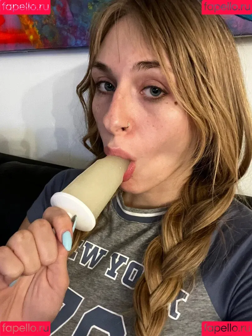 Angel Youngs / angelyoungs83 / angelyoungsxxx Onlyfans Photo Gallery 