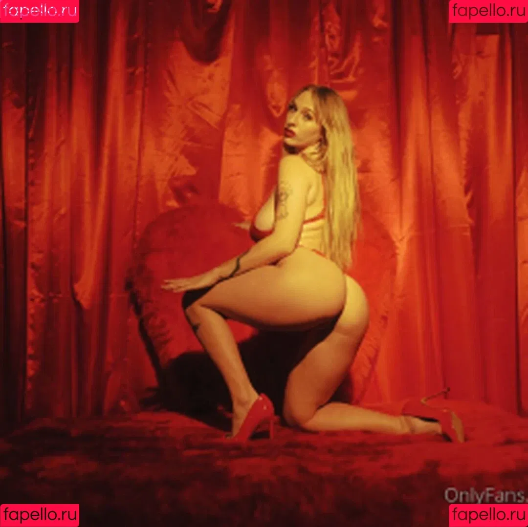 Angel Youngs / angelyoungs83 / angelyoungsxxx Onlyfans Photo Gallery 