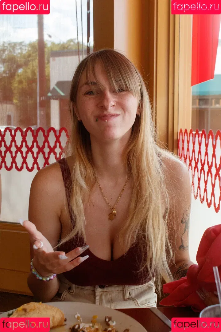 Angel Youngs / angelyoungs83 / angelyoungsxxx Onlyfans Photo Gallery 