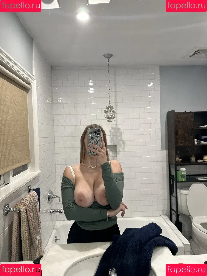 Angel Youngs / angelyoungs83 / angelyoungsxxx Onlyfans Photo Gallery 