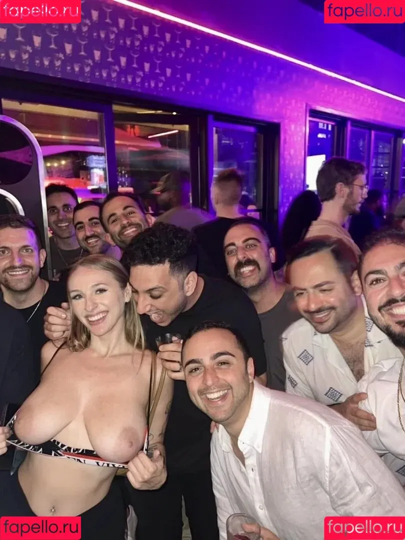 Angel Youngs / angelyoungs83 / angelyoungsxxx Onlyfans Photo Gallery 