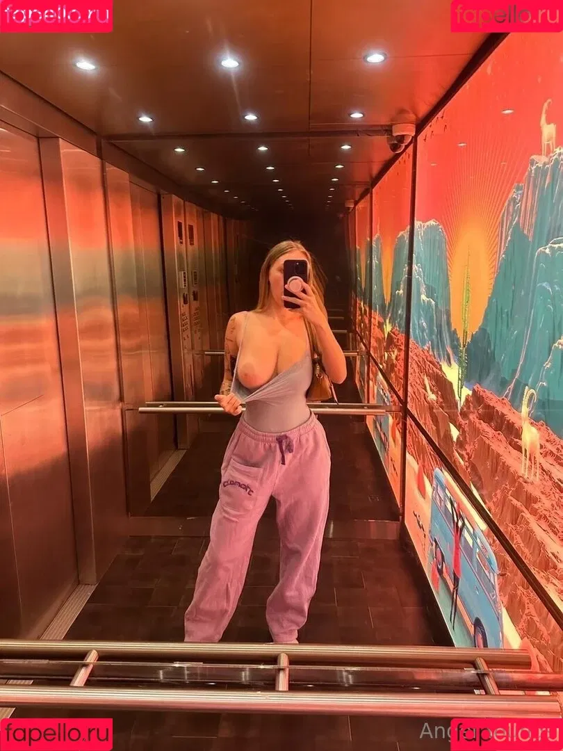 Angel Youngs / angelyoungs83 / angelyoungsxxx Onlyfans Photo Gallery 