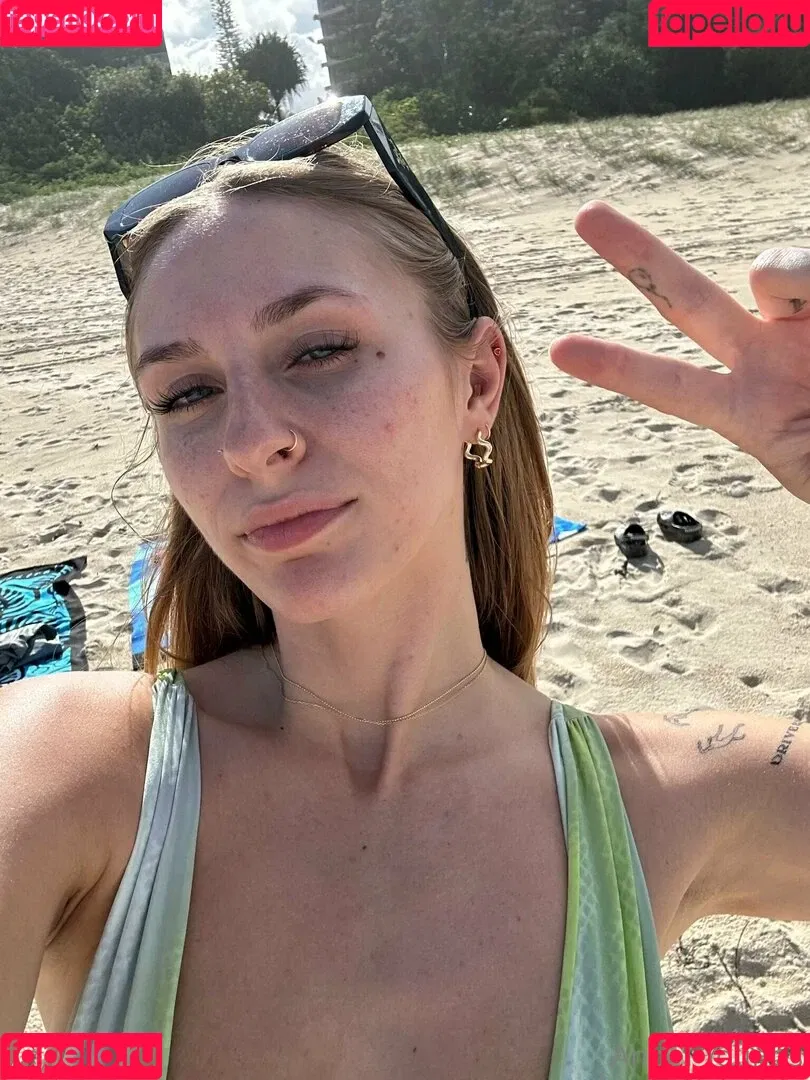 Angel Youngs / angelyoungs83 / angelyoungsxxx Onlyfans Photo Gallery 