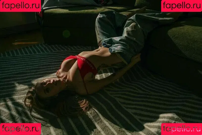 Angel Youngs / angelyoungs83 / angelyoungsxxx Onlyfans Photo Gallery 