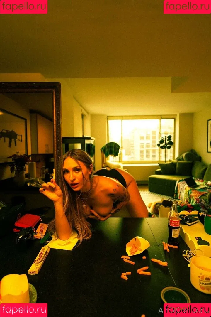 Angel Youngs / angelyoungs83 / angelyoungsxxx Onlyfans Photo Gallery 