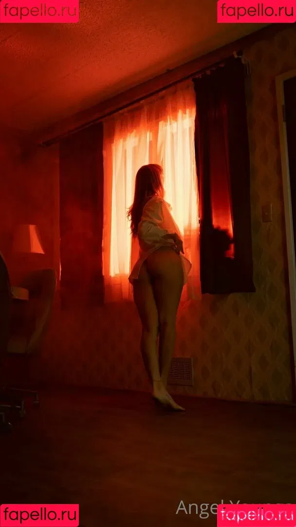 Angel Youngs / angelyoungs83 / angelyoungsxxx Onlyfans Photo Gallery 