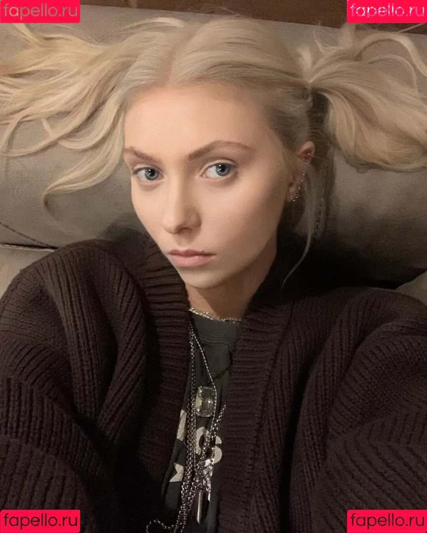 Taylor Momsen / aryelsoul / taylormomsen Onlyfans Photo Gallery 