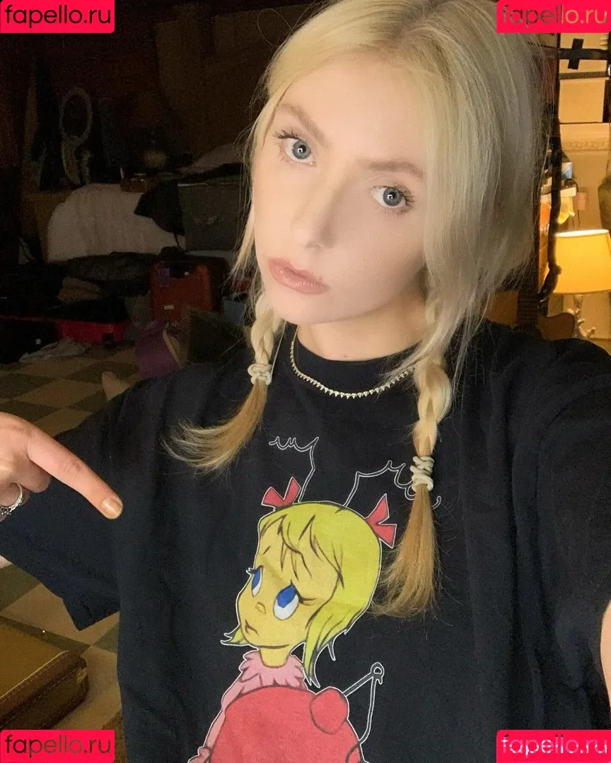 Taylor Momsen / aryelsoul / taylormomsen Onlyfans Photo Gallery 