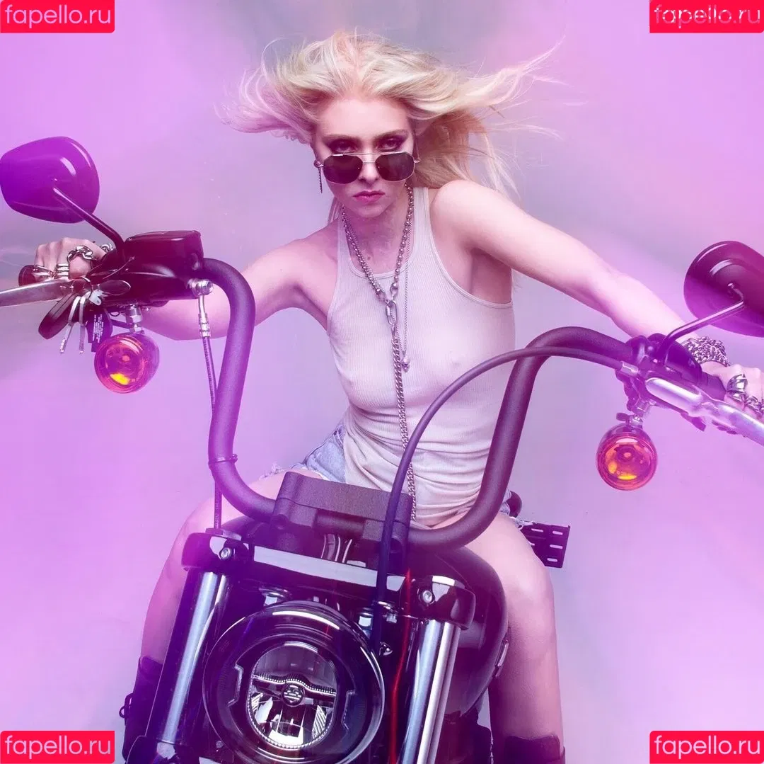 Taylor Momsen / aryelsoul / taylormomsen Onlyfans Photo Gallery 