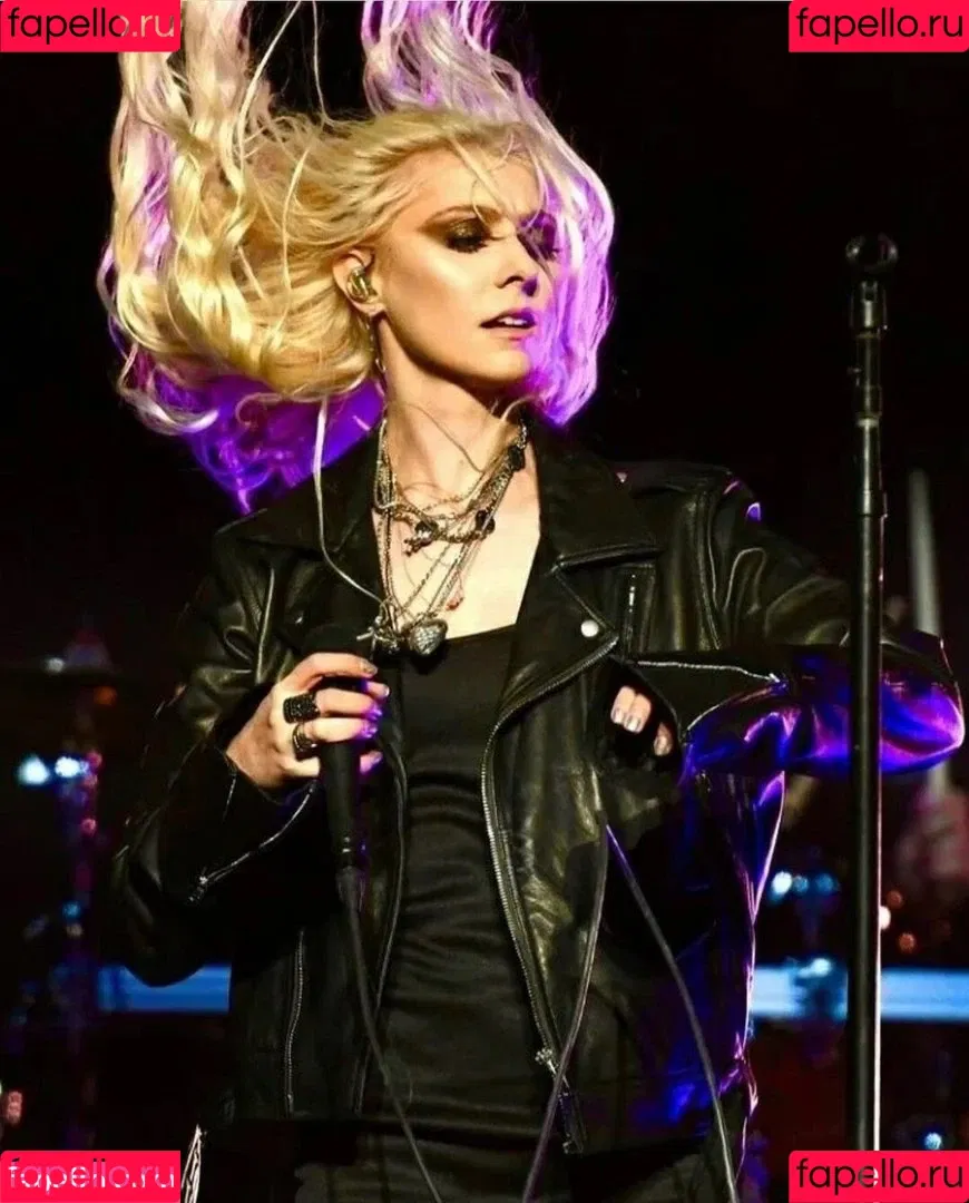 Taylor Momsen / aryelsoul / taylormomsen Onlyfans Photo Gallery 