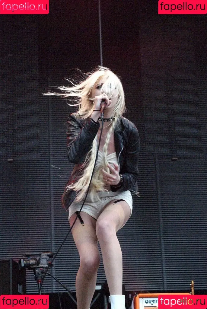 Taylor Momsen / aryelsoul / taylormomsen Onlyfans Photo Gallery 