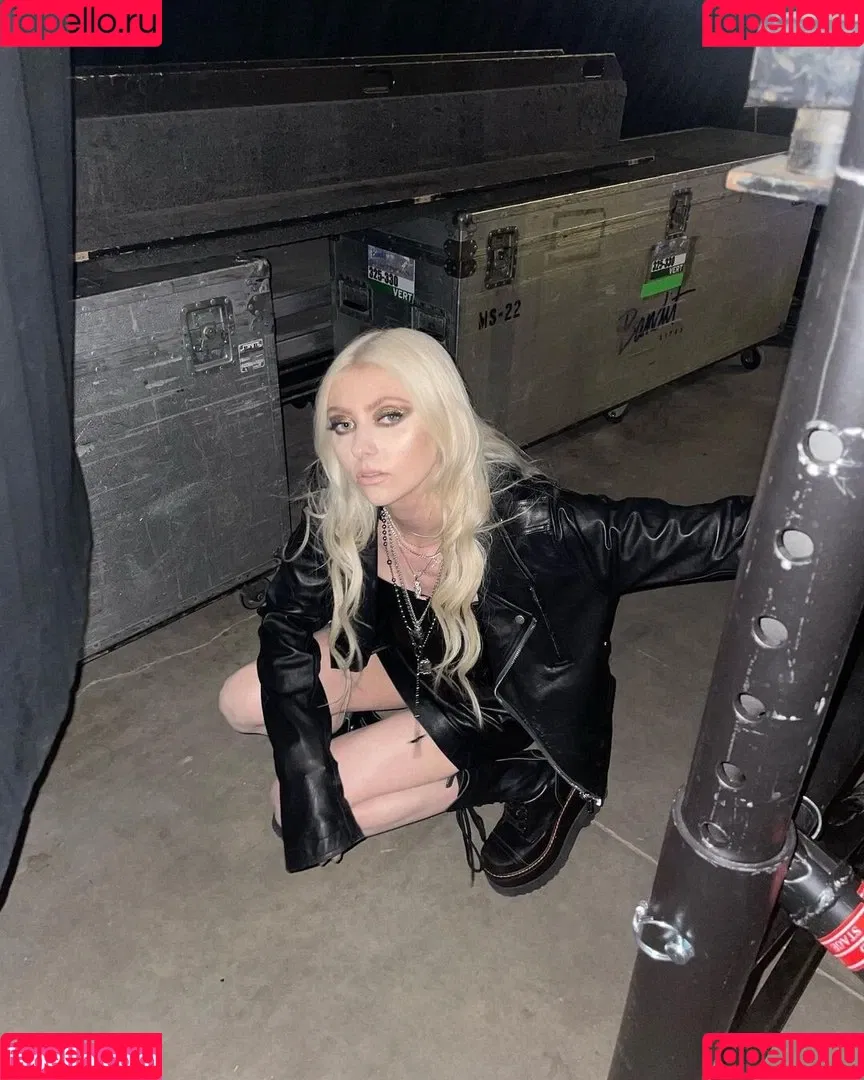 Taylor Momsen / aryelsoul / taylormomsen Onlyfans Photo Gallery 