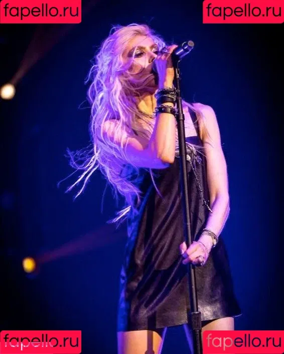 Taylor Momsen / aryelsoul / taylormomsen Onlyfans Photo Gallery 