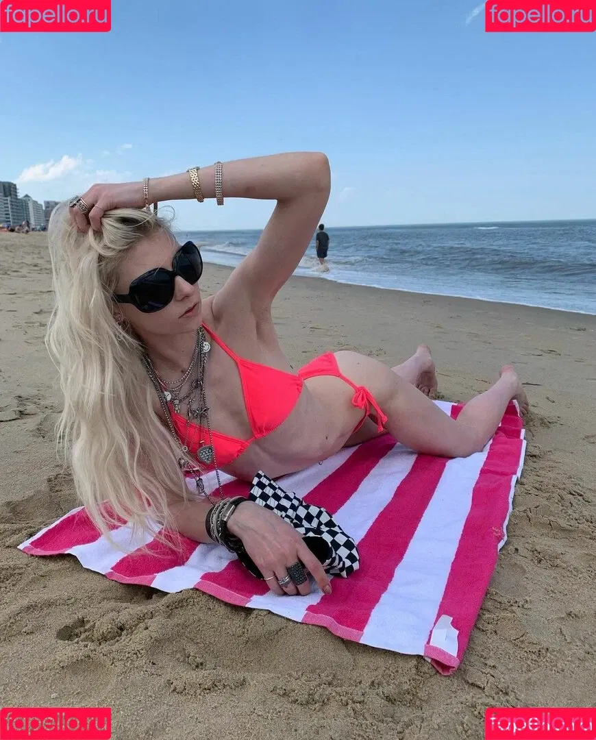 Taylor Momsen / aryelsoul / taylormomsen Onlyfans Photo Gallery 