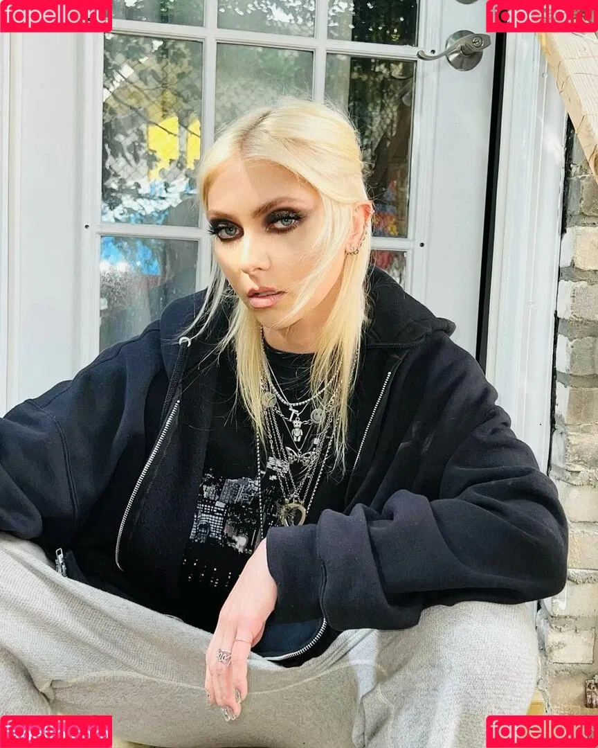 Taylor Momsen / aryelsoul / taylormomsen Onlyfans Photo Gallery 