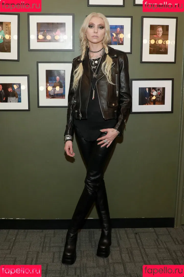 Taylor Momsen / aryelsoul / taylormomsen Onlyfans Photo Gallery 